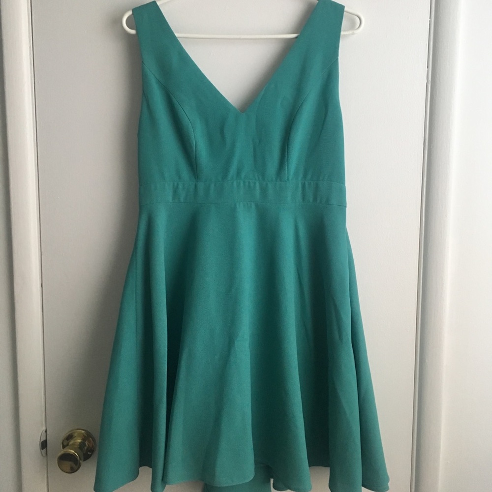 CUTE TURQUOISE DRESS W/ BOWS ON BACK